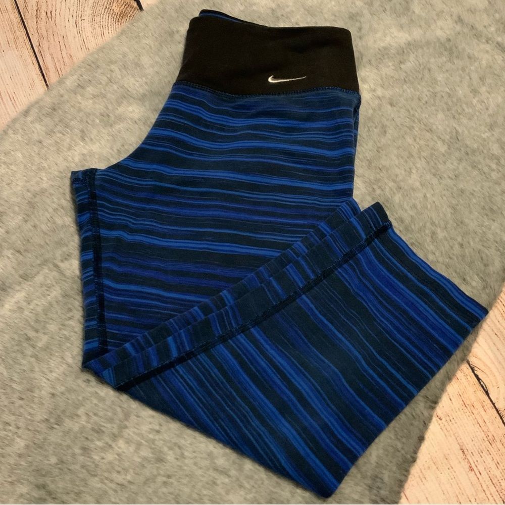 Nike Dri-Fit Blue & Black Capri Leggings Size S